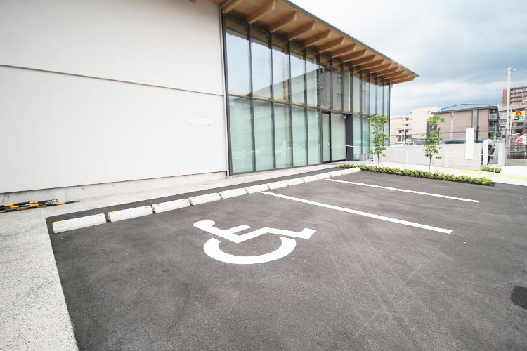 専用駐車場（クリニック前）