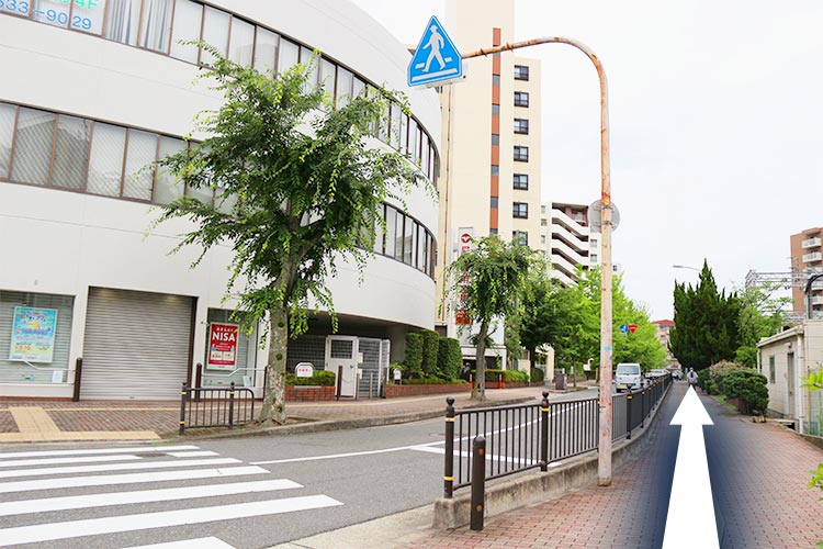 まっすぐ進みます